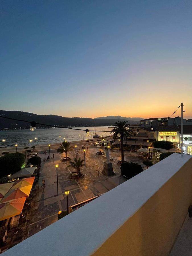 Appartamento Plateia Sea View Loft Samos Town Esterno foto